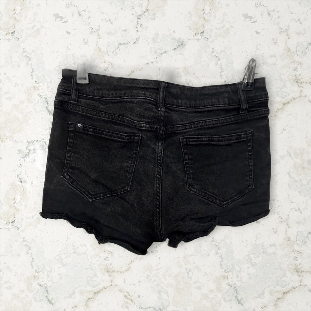 Blackheart Hot Topic Goth Rivet Short - Picture 2 of 9